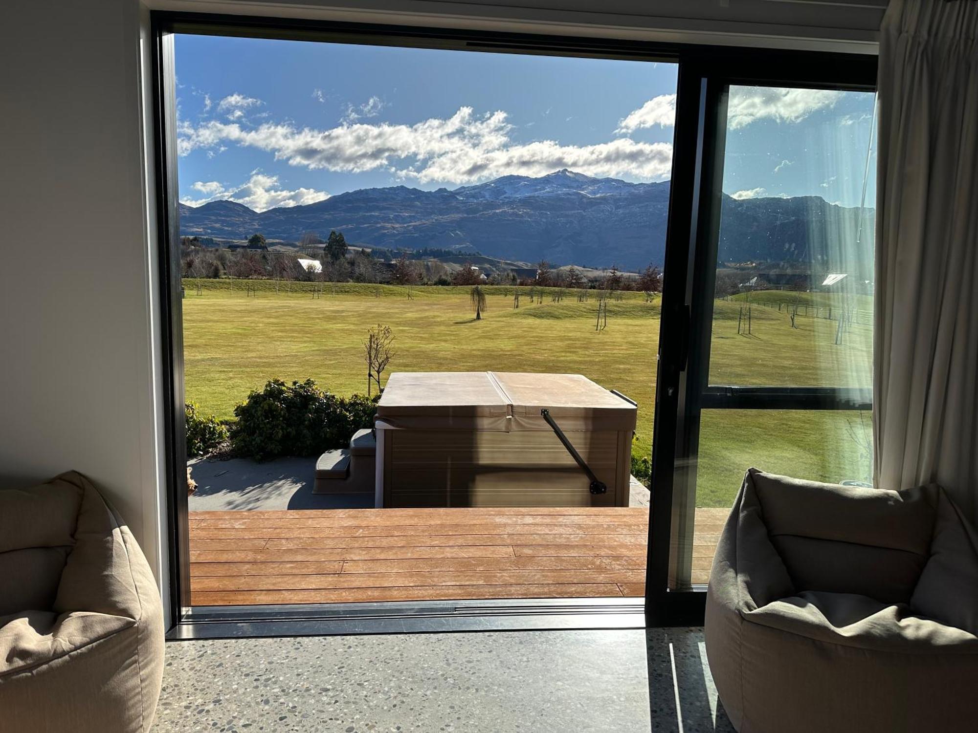 Guest House With A Stunning View Frankton Eksteriør billede
